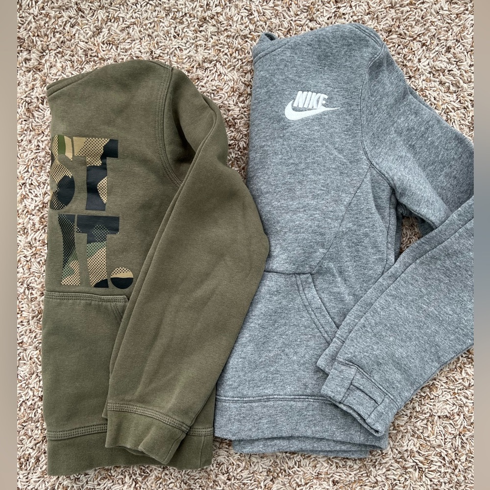 Nike Hoodie Boys youth Size Medium M Gray Pullover Sweatshirts Lot Bundle of 2